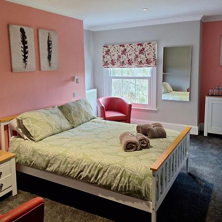 Room In Guest Room - Comfortable Guest Room With A Bath - Guest Room 6 克兰利 外观 照片